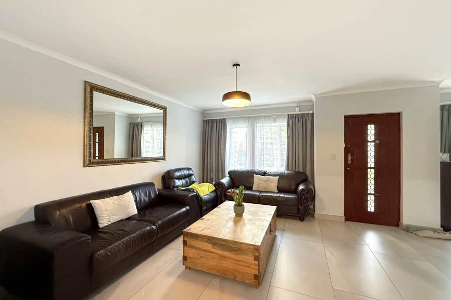 2 Bedroom Property for Sale in Welgelegen 3 Western Cape
